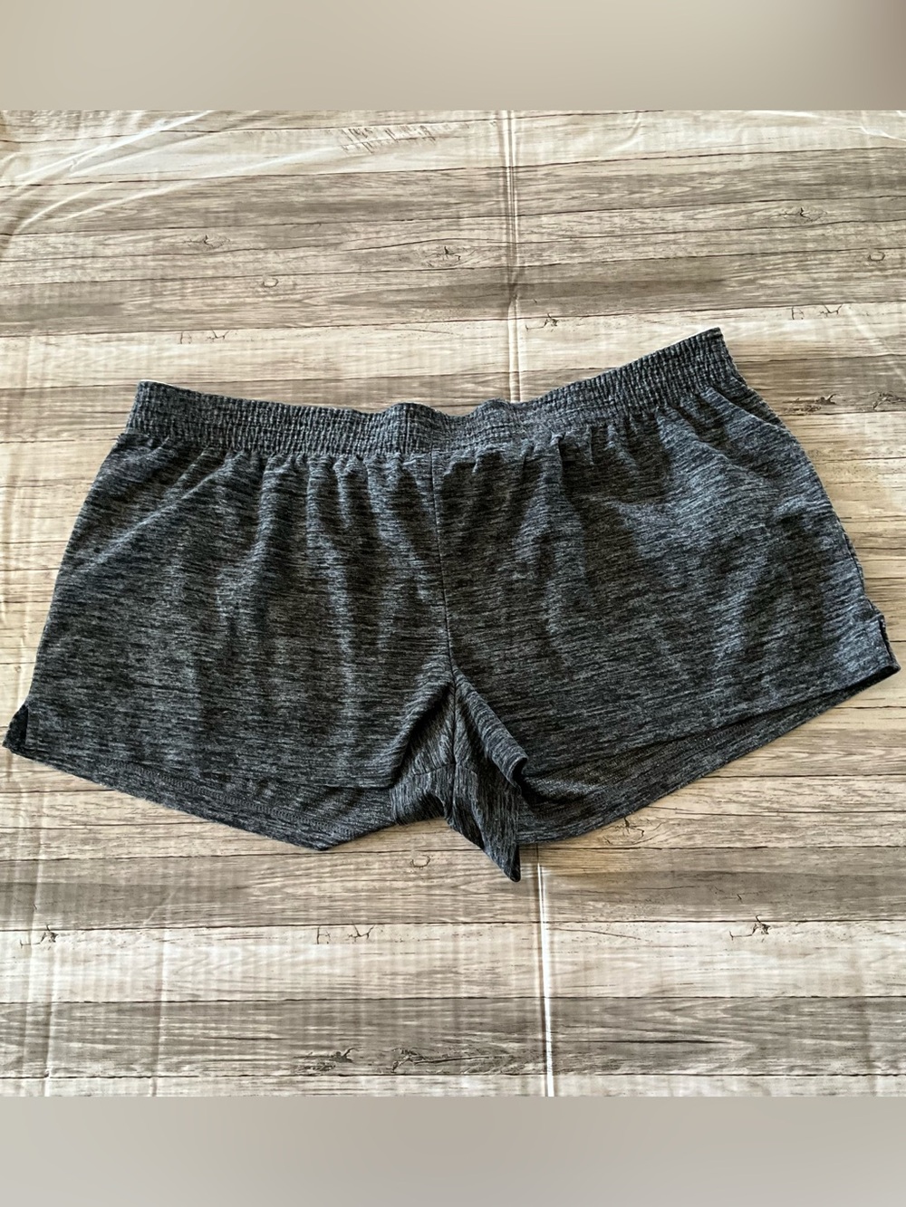 WOMENS NO BOUNDARIES SHORTS